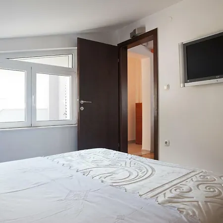 Sirius Apartment